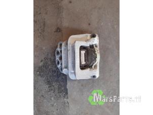 Gebruikte Motorsteun Ford Transit 2.0 TDCi 16V Eco Blue MHEV 130 Prijs € 32,00 Margeregeling aangeboden door Autodemontagebedrijf De Mars