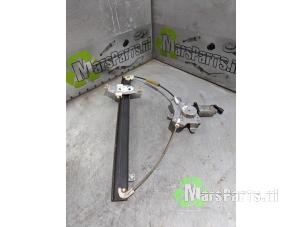 Gebruikte Ruitmechaniek 4Deurs rechts-voor Ssang Yong Rexton 2.7 Xdi RX/RJ 270 16V Prijs € 32,00 Margeregeling aangeboden door Autodemontagebedrijf De Mars