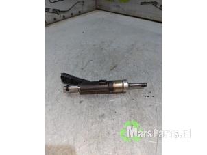 Gebruikte Injector (benzine injectie) Peugeot 2008 (CU) 1.2 12V e-THP PureTech 110 Prijs € 21,60 Margeregeling aangeboden door Autodemontagebedrijf De Mars