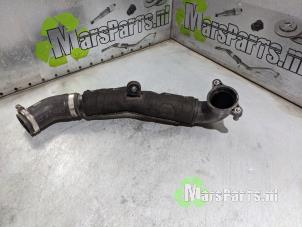 Gebruikte Intercooler Buis Audi A3 Limousine (8VS/8VM) 2.0 TDI 16V Prijs € 25,20 Margeregeling aangeboden door Autodemontagebedrijf De Mars