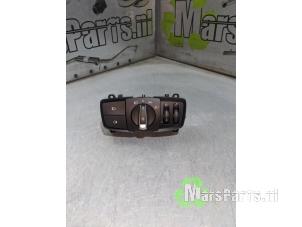 Gebruikte Licht Schakelaar BMW 1 serie (F20) 116d 1.6 16V Efficient Dynamics Prijs € 25,00 Margeregeling aangeboden door Autodemontagebedrijf De Mars