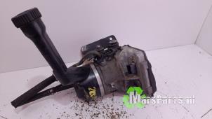 Gebruikte Servopomp Peugeot 308 SW (4E/H) 1.4 VTI 16V Prijs € 40,00 Margeregeling aangeboden door Autodemontagebedrijf De Mars