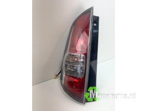 Gebruikte Achterlicht links Daihatsu Sirion 2 (M3) 1.3 16V DVVT Prijs € 30,00 Margeregeling aangeboden door Autodemontagebedrijf De Mars