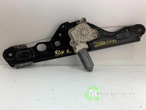 Gebruikte Ruitmechaniek 4Deurs links-achter Mercedes E (W211) 2.7 E-270 CDI 20V Prijs € 50,00 Margeregeling aangeboden door Autodemontagebedrijf De Mars