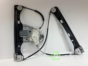 Gebruikte Ruitmechaniek 2Deurs rechts-voor Mercedes C Sportcoupé (C203) 2.0 C-180 16V Prijs € 40,00 Margeregeling aangeboden door Autodemontagebedrijf De Mars