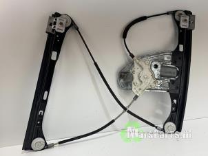 Gebruikte Ruitmechaniek 2Deurs links-voor Mercedes C Sportcoupé (C203) 2.0 C-180 16V Prijs € 40,00 Margeregeling aangeboden door Autodemontagebedrijf De Mars