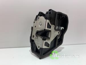 Gebruikte Deurslot Mechaniek 4Deurs rechts-achter BMW 1 serie (E87/87N) 116i 1.6 16V Prijs € 27,00 Margeregeling aangeboden door Autodemontagebedrijf De Mars