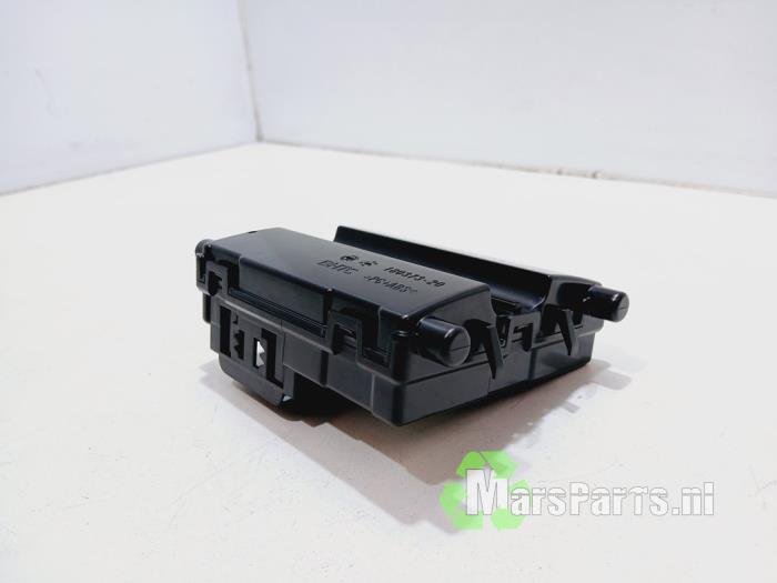 Gebruikte Module climatronic Mercedes C (W205) C-200 1.6 CDI BlueTEC, C-200 d 16V Prijs € 40,50 Margeregeling aangeboden door Autodemontagebedrijf De Mars