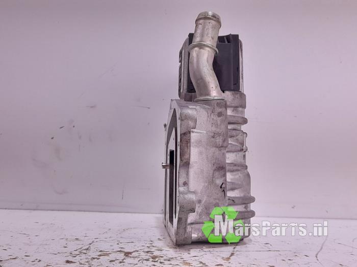 EGR Klep van een Land Rover Range Rover Sport (LW) 4.4 SDV8 32V 2015