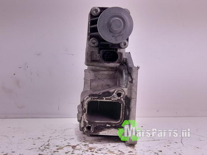 EGR Klep van een Land Rover Range Rover Sport (LW) 4.4 SDV8 32V 2015