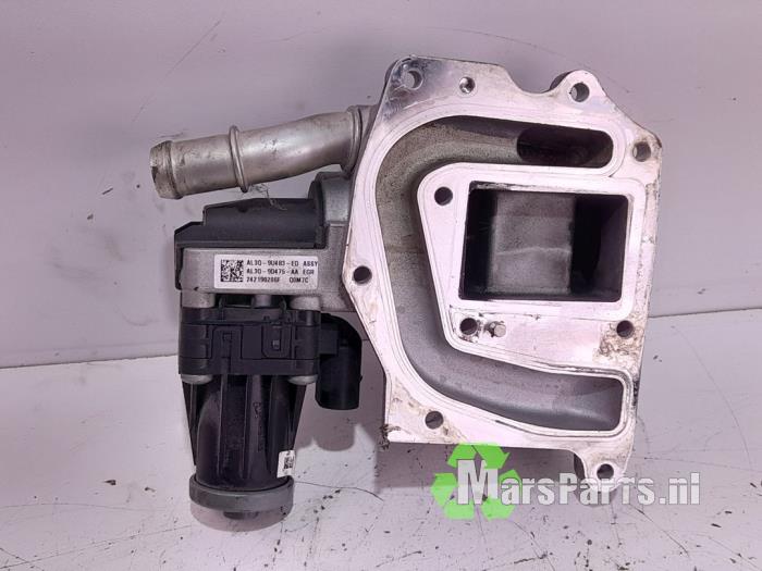 EGR Klep van een Land Rover Range Rover Sport (LW) 4.4 SDV8 32V 2015