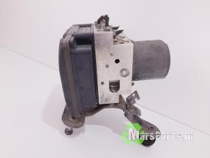 Gebruikte ABS Pomp Mercedes E (W211) 2.2 E-200 CDI 16V Prijs € 125,00 Margeregeling aangeboden door Autodemontagebedrijf De Mars