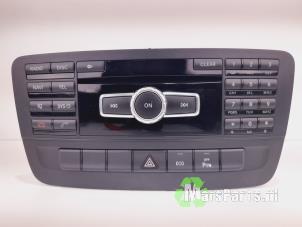 Gebruikte Radio CD Speler Mercedes CLA (117.3) 1.6 CLA-180 16V Prijs € 200,00 Margeregeling aangeboden door Autodemontagebedrijf De Mars