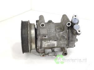 Gebruikte Pomp Airco Renault Twingo II (CN) 1.5 dCi 90 FAP Prijs € 30,00 Margeregeling aangeboden door Autodemontagebedrijf De Mars