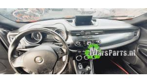 Gebruikte Airbag set + dashboard Alfa Romeo Giulietta (940) 2.0 JTDm 16V 170 Prijs € 500,00 Margeregeling aangeboden door Autodemontagebedrijf De Mars