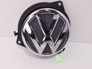 Gebruikte Achterklep Handgreep Volkswagen Polo V (6R) 1.6 TDI 16V 90 Prijs € 25,00 Margeregeling aangeboden door Autodemontagebedrijf De Mars