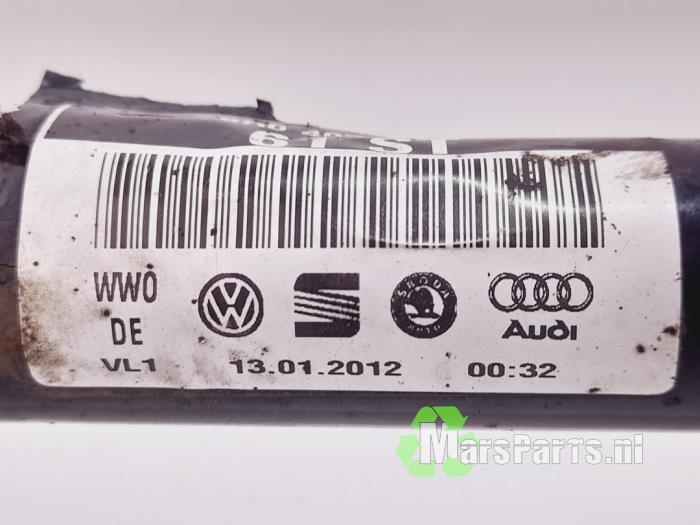 Homokineetas links-voor van een Volkswagen Polo V (6R) 1.6 TDI 16V 90 2012