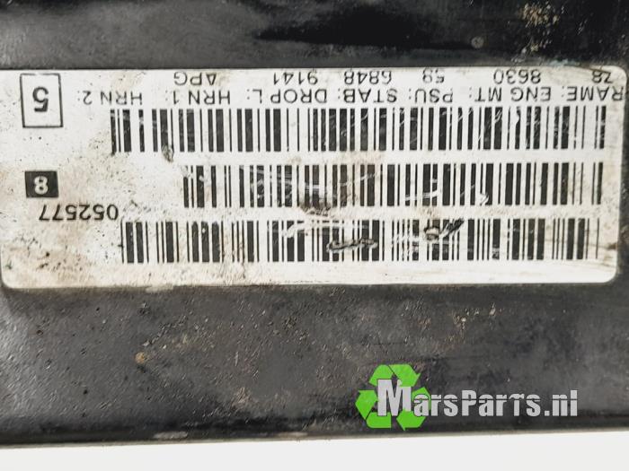 Subframe van een Opel Astra J Sports Tourer (PD8/PE8/PF8) 1.7 CDTi 16V 2010