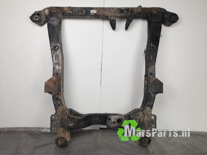 Subframe van een Opel Astra J Sports Tourer (PD8/PE8/PF8) 1.7 CDTi 16V 2010