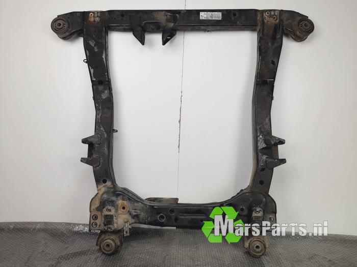 Subframe van een Opel Astra J Sports Tourer (PD8/PE8/PF8) 1.7 CDTi 16V 2010