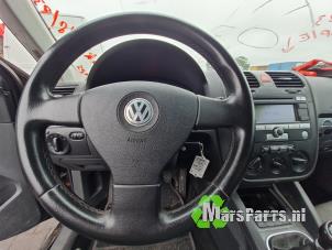 Gebruikte Stuurwiel Volkswagen Golf V Variant (1K5) 1.9 TDI Prijs € 70,00 Margeregeling aangeboden door Autodemontagebedrijf De Mars