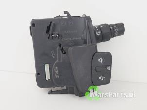 Gebruikte Ruitenwis Schakelaar Renault Kangoo Express (FW) 1.5 dCi 85 Prijs € 30,00 Margeregeling aangeboden door Autodemontagebedrijf De Mars