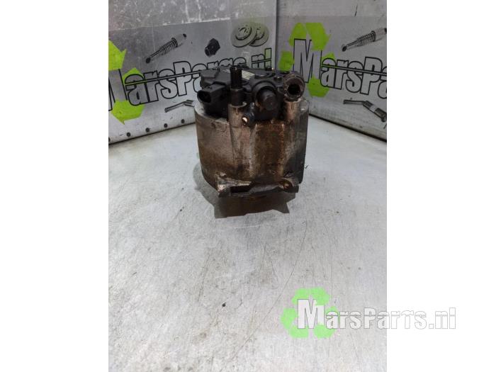 Gebruikte Dynamo Mercedes A (W168) 1.7 A-170 CDI 16V Prijs € 150,00 Margeregeling aangeboden door Autodemontagebedrijf De Mars