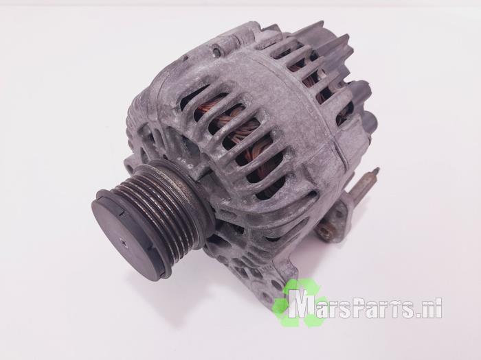Gebruikte Dynamo Volkswagen Caddy III (2KA,2KH,2CA,2CH) 2.0 SDI Prijs € 35,00 Margeregeling aangeboden door Autodemontagebedrijf De Mars