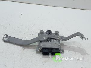 Gebruikte Brandstofpomp module Toyota RAV4 (A5) 2.5 Hybrid 16V Prijs € 50,00 Margeregeling aangeboden door Autodemontagebedrijf De Mars