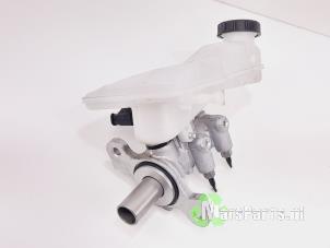 Gebruikte Hoofdremcilinder Peugeot 2008 (UD/UK/UR/US/UX) 1.2 VTi 12V PureTech 130 Prijs € 45,00 Margeregeling aangeboden door Autodemontagebedrijf De Mars