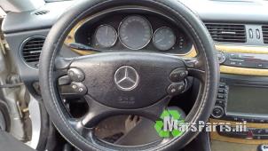 Gebruikte Pinker Schakelaar Mercedes CLS (C219) 320 CDI 24V Prijs € 30,00 Margeregeling aangeboden door Autodemontagebedrijf De Mars