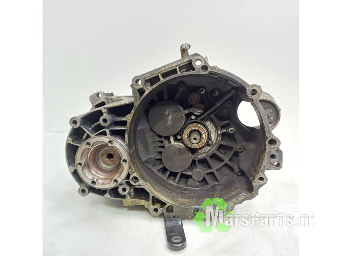 Gebruikte Versnellingsbak Volkswagen Passat Variant (3C5) 2.0 TDI 140 Prijs € 200,00 Margeregeling aangeboden door Autodemontagebedrijf De Mars