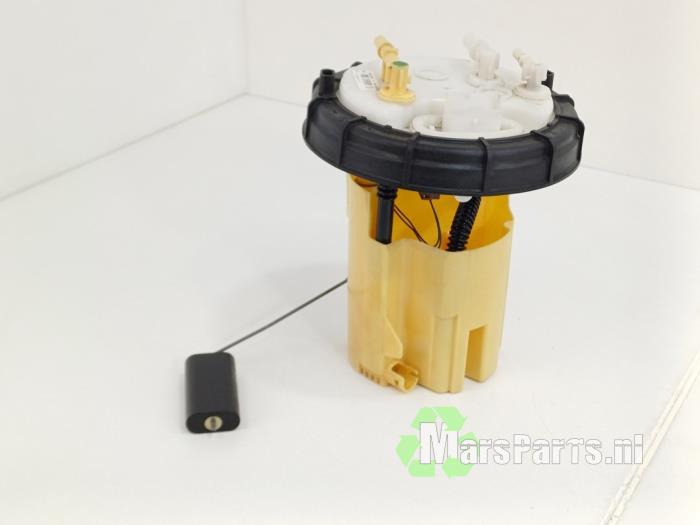 Gebruikte Tank element Pomp Peugeot 508 SW (8E/8U) 2.0 RXH HYbrid4 16V Prijs € 58,50 Margeregeling aangeboden door Autodemontagebedrijf De Mars