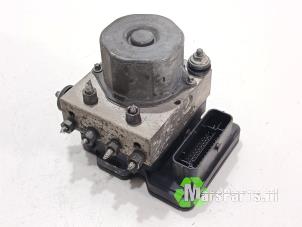 Gebruikte ABS Pomp Smart Forfour (453) 1.0 12V Prijs € 150,00 Margeregeling aangeboden door Autodemontagebedrijf De Mars