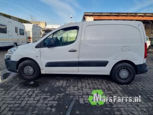 Gebruikte Tank Klep Peugeot Partner (GC/GF/GG/GJ/GK) 1.6 HDI 90 16V Prijs € 25,00 Margeregeling aangeboden door Autodemontagebedrijf De Mars