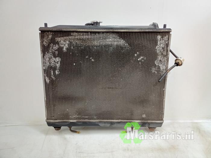 Gebruikte Radiateur Mitsubishi Pajero Hardtop (V6/7) 3.2 DI-D 16V Prijs € 72,00 Margeregeling aangeboden door Autodemontagebedrijf De Mars