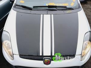 Gebruikte Motorkap Fiat Punto 1.4 16V Prijs € 100,00 Margeregeling aangeboden door Autodemontagebedrijf De Mars