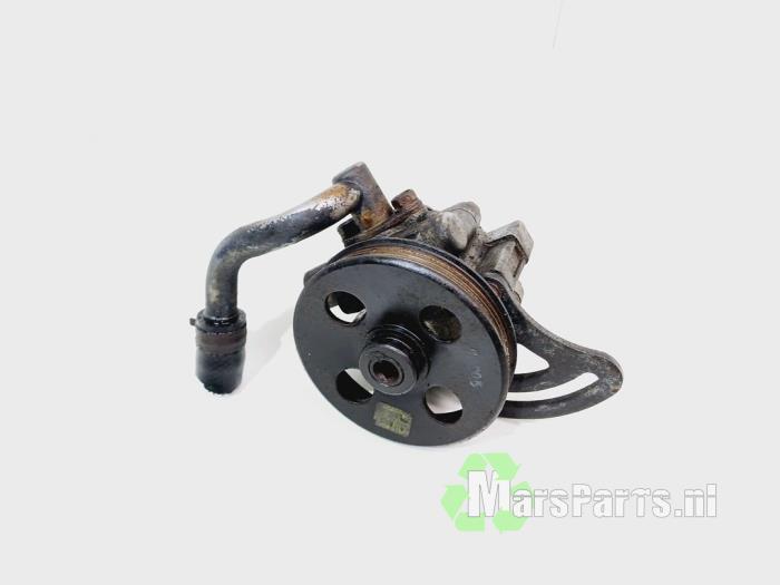 Gebruikte Pomp Servo Chevrolet Spark (M300) 1.0 16V Prijs € 22,50 Margeregeling aangeboden door Autodemontagebedrijf De Mars