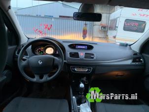 Gebruikte Chaufage Bedieningspaneel Renault Megane III Berline (BZ) 1.6 16V Prijs € 50,00 Margeregeling aangeboden door Autodemontagebedrijf De Mars