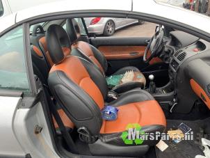 Gebruikte Interieur Bekledingsset Peugeot 206 CC (2D) 1.6 16V Prijs € 200,00 Margeregeling aangeboden door Autodemontagebedrijf De Mars