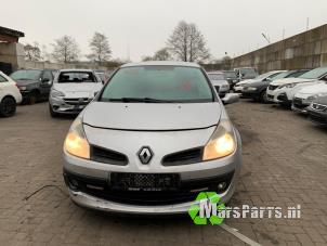 Gebruikte Achterlicht links Renault Clio III (BR/CR) 1.4 16V Prijs € 30,00 Margeregeling aangeboden door Autodemontagebedrijf De Mars