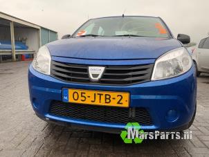 Gebruikte Voorbumper Dacia Sandero I (BS) 1.2 16V Prijs € 125,00 Margeregeling aangeboden door Autodemontagebedrijf De Mars