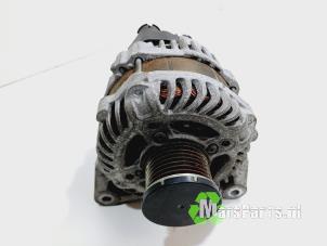 Gebruikte Dynamo Renault Clio V (RJAB) 1.3 TCe 130 16V Prijs € 65,00 Margeregeling aangeboden door Autodemontagebedrijf De Mars