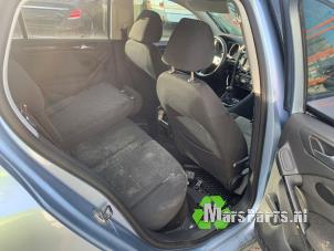 Gebruikte Veiligheidsgordel links-achter Volkswagen Golf VI (5K1) 2.0 TDI 16V Prijs € 30,00 Margeregeling aangeboden door Autodemontagebedrijf De Mars