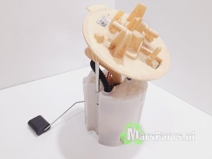 Gebruikte Tank element Pomp Mercedes E (W213) E-220d 2.0 Turbo 16V Prijs € 150,00 Margeregeling aangeboden door Autodemontagebedrijf De Mars