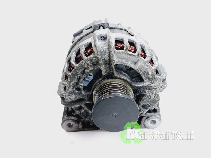 Gebruikte Dynamo Renault Megane IV (RFBB) 1.3 TCe 160 16V Prijs € 75,00 Margeregeling aangeboden door Autodemontagebedrijf De Mars