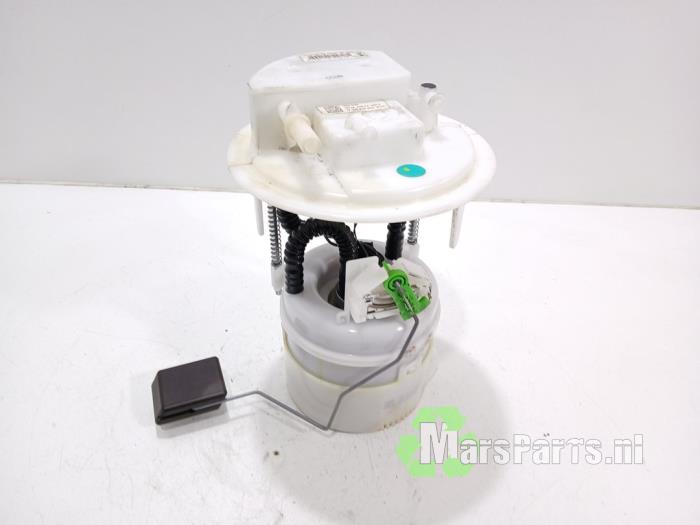 Gebruikte Tank element Pomp Peugeot 2008 (UD/UK/UR/US/UX) 1.2 VTi 12V PureTech 130 Prijs € 100,00 Margeregeling aangeboden door Autodemontagebedrijf De Mars