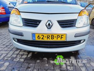 Gebruikte Bumper voor Renault Modus/Grand Modus (JP) 1.6 16V Prijs € 100,00 Margeregeling aangeboden door Autodemontagebedrijf De Mars