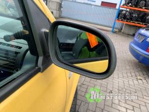 Gebruikte Buitenspiegel rechts Volkswagen Fox (5Z) 1.4 16V Prijs € 30,00 Margeregeling aangeboden door Autodemontagebedrijf De Mars