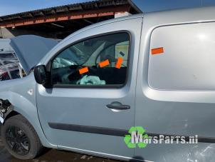 Gebruikte Deur 2Deurs links Renault Kangoo Express (FW) 1.5 dCi 70 Prijs € 100,00 Margeregeling aangeboden door Autodemontagebedrijf De Mars